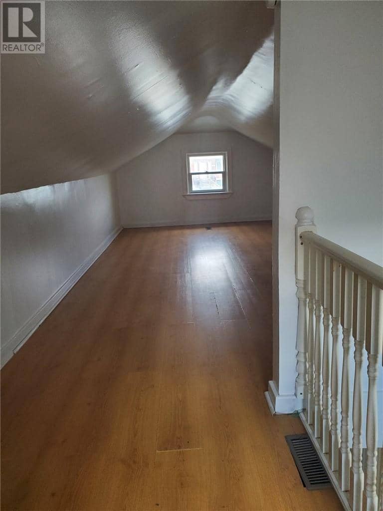 1215 Notre Dame Avenue — photo 12 of 15