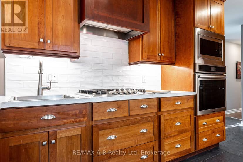 491 Elizabeth Street — photo 19 of 40