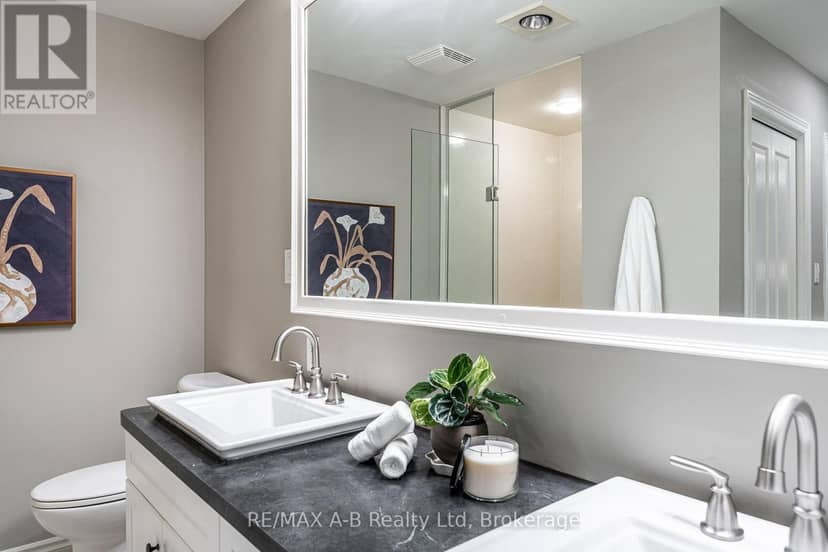 491 Elizabeth Street — photo 25 of 40
