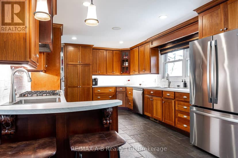 491 Elizabeth Street — photo 17 of 40