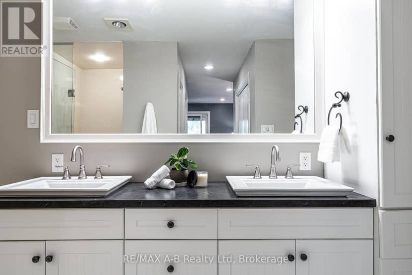 491 Elizabeth Street — photo 24 of 40