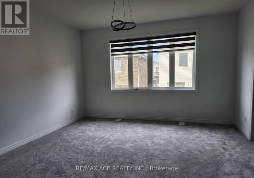 976 Andrew Murdoch Street W — photo 11 of 15