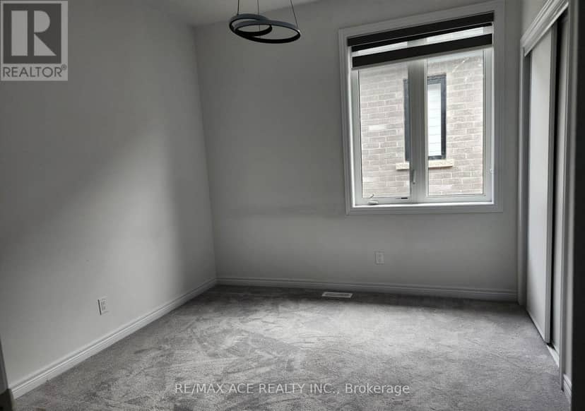 976 Andrew Murdoch Street W — photo 13 of 15