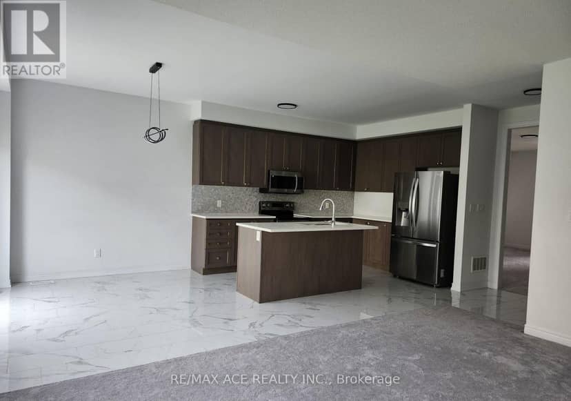 976 Andrew Murdoch Street W — photo 5 of 15