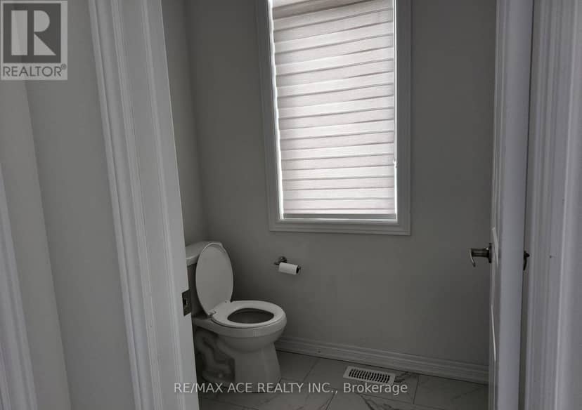976 Andrew Murdoch Street W — photo 7 of 15
