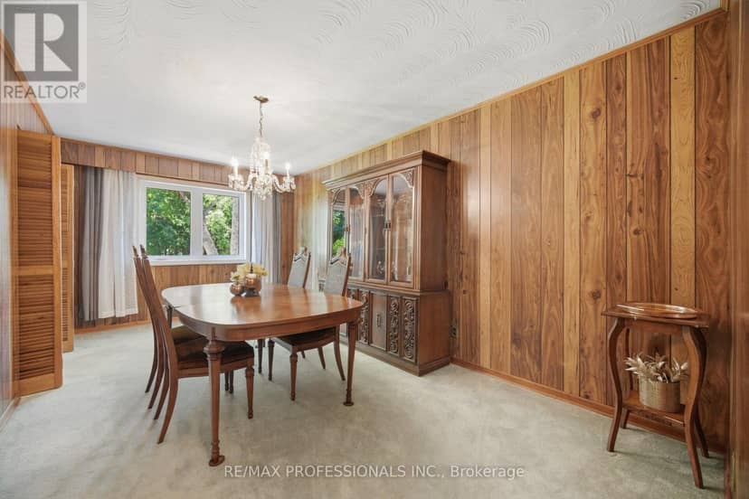 74 Ringway Crescent, Toronto, photo 8
