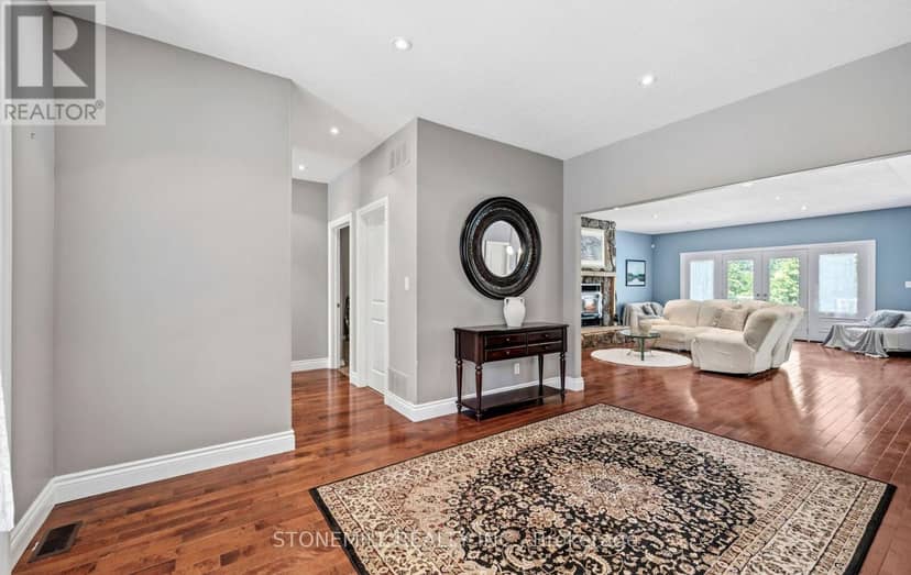 868 Eastdale Drive — photo 6 of 40