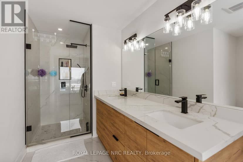 7384 Splendour Drive — photo 18 of 39