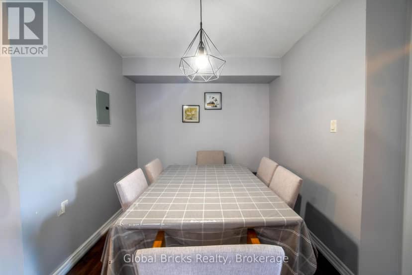 308 - 872 Sheppard Avenue W — photo 7 of 15