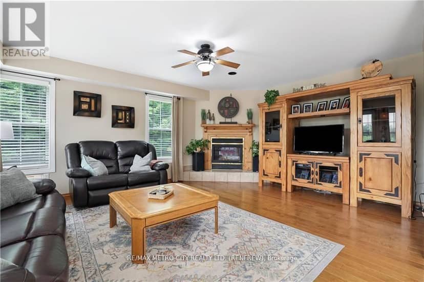 121 Pheasant Run — photo 13 of 40