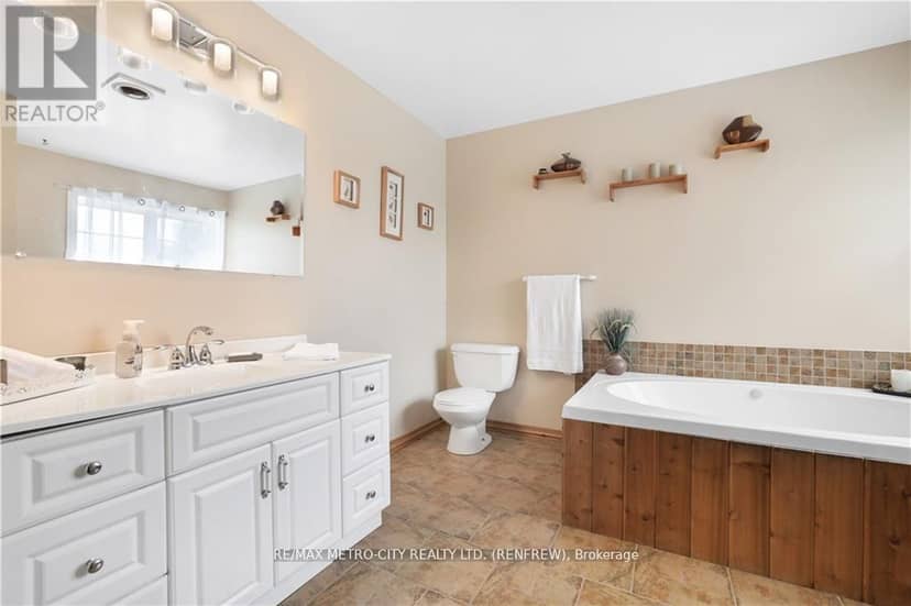 121 Pheasant Run — photo 18 of 40