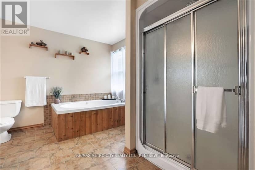 121 Pheasant Run — photo 19 of 40