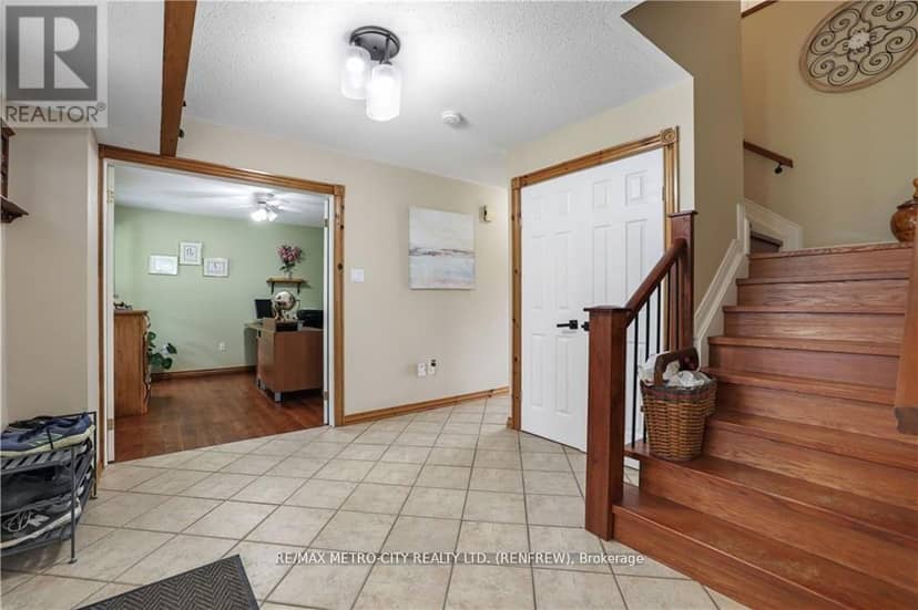 121 Pheasant Run — photo 6 of 40