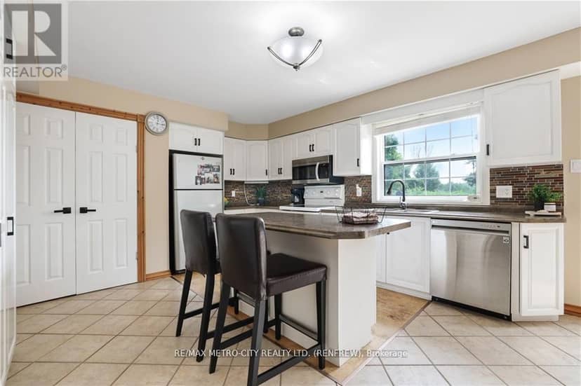 121 Pheasant Run — photo 9 of 40