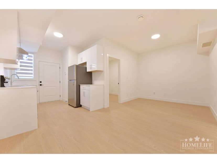 Basement 16678 16 AVENUE, Surrey, photo 3