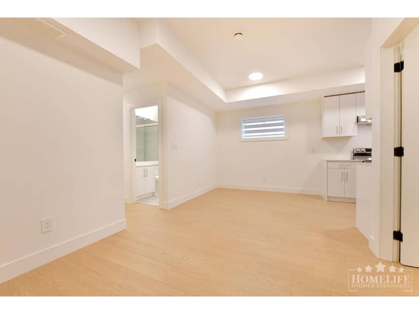 Basement 16678 16 AVENUE, Surrey, photo 4