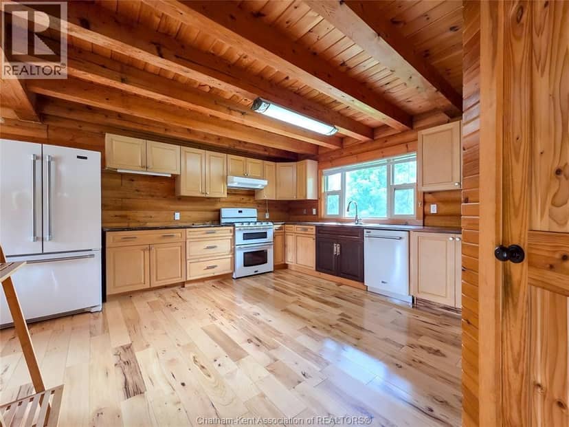 11530 Longwoods Road — photo 14 of 40