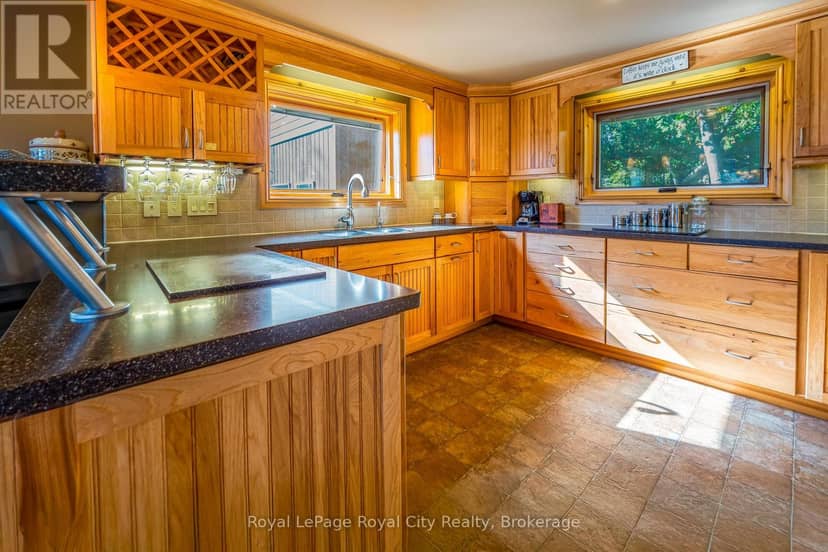 584 Warner Bay Road — photo 6 of 32