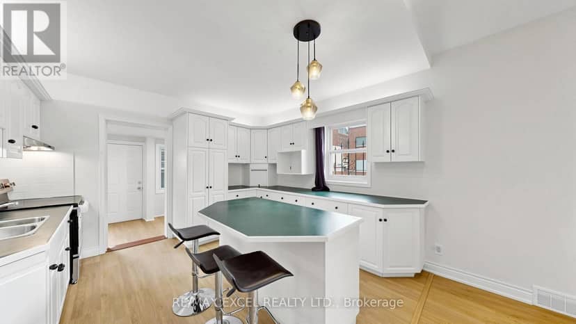 259 Victoria Avenue N — photo 12 of 40