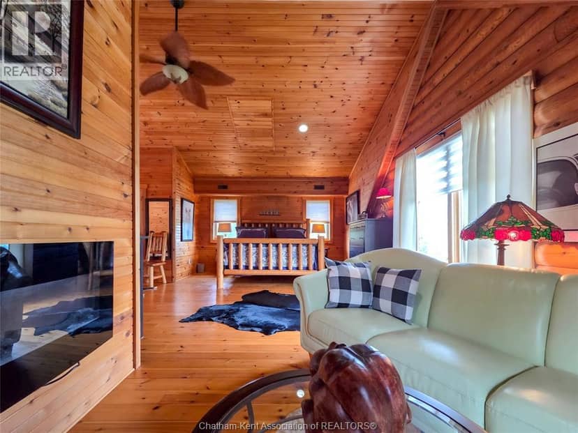 11530 Longwoods Road — photo 22 of 40