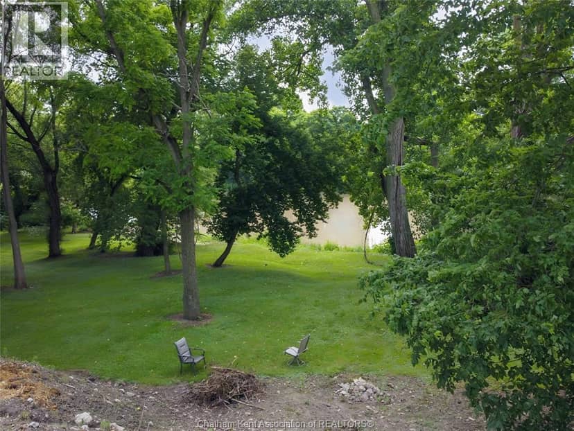 11530 Longwoods Road — photo 9 of 40