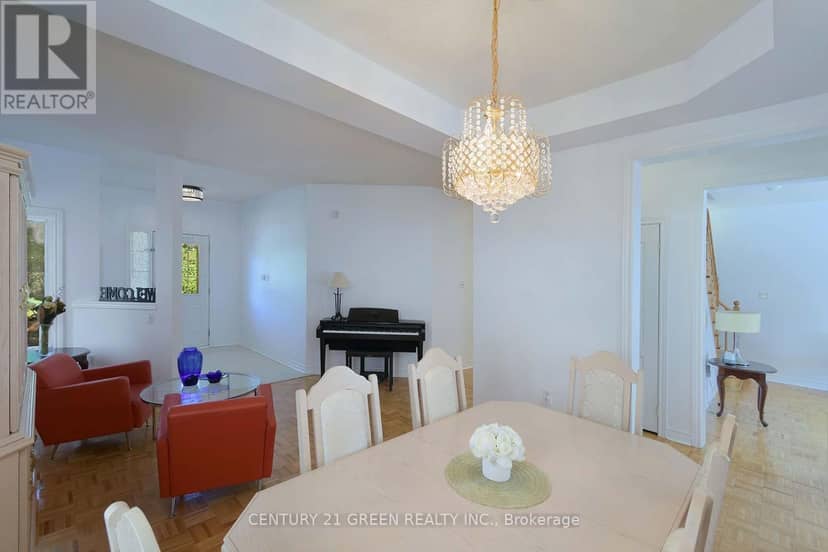8 Lampman Drive — photo 11 of 39