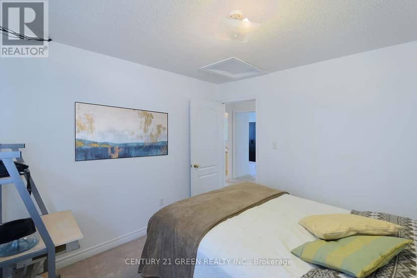 8 Lampman Drive — photo 17 of 39