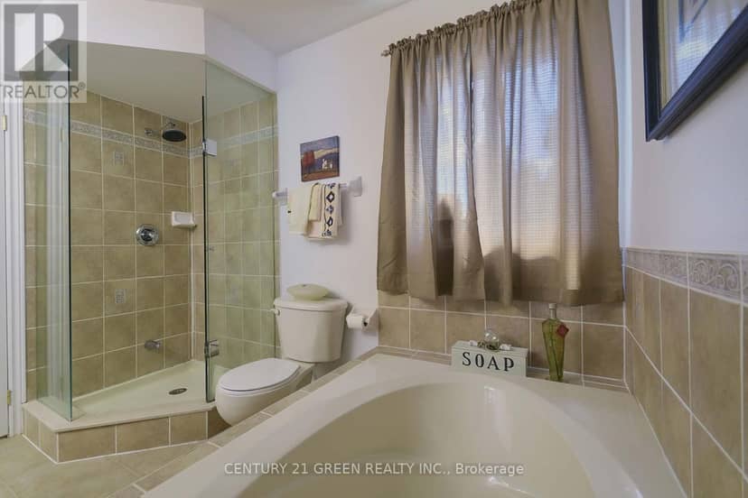 8 Lampman Drive — photo 21 of 39
