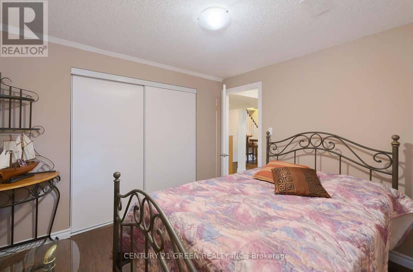 8 Lampman Drive — photo 23 of 39