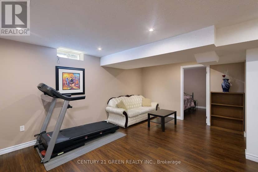 8 Lampman Drive — photo 28 of 39