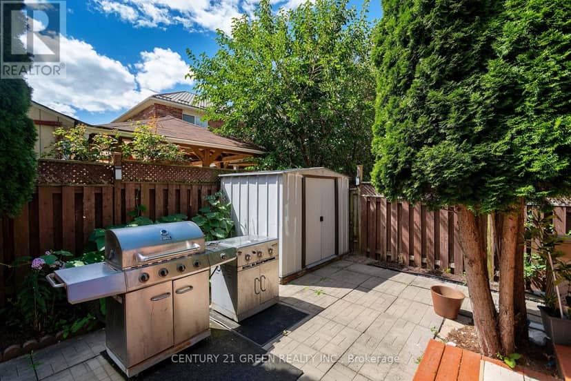 8 Lampman Drive — photo 30 of 39
