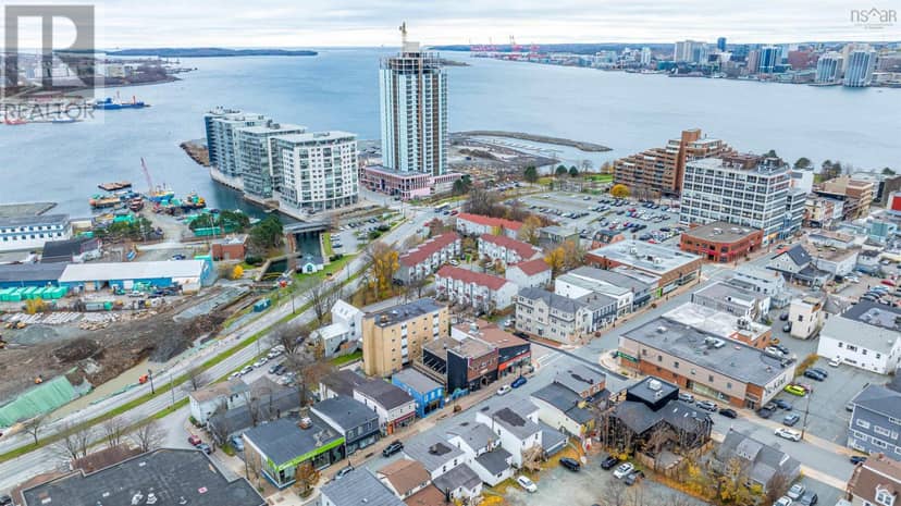 110-112 Portland Street — photo 4 of 12