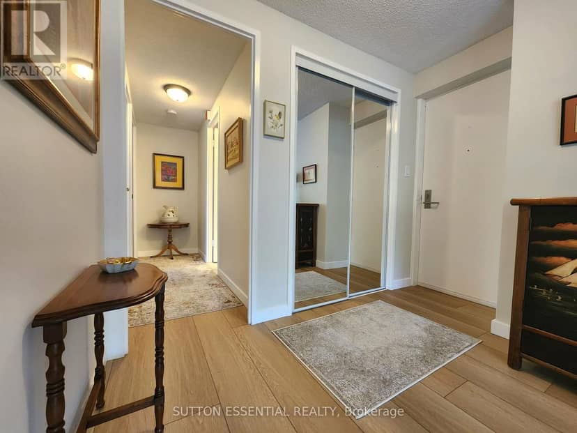 904 - 109 King Street E — photo 9 of 27
