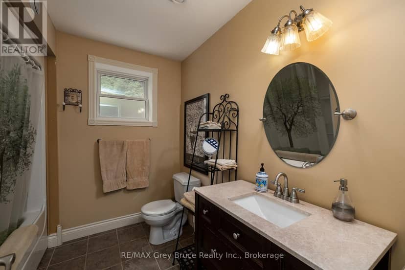 114 Victoria Street — photo 22 of 40
