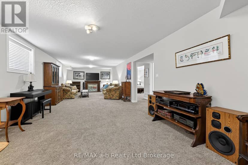 1380 Caen Avenue — photo 28 of 40
