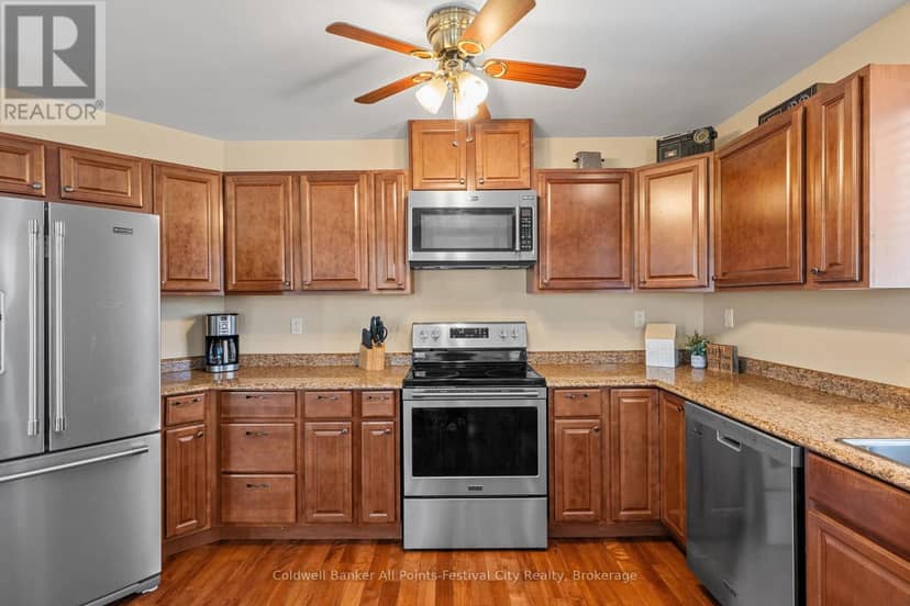 207 Birch Crescent — photo 15 of 40