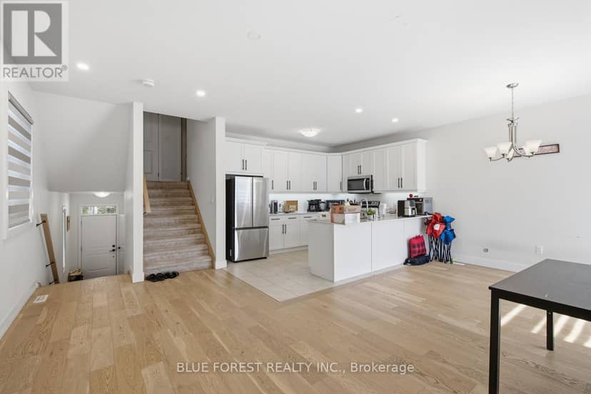 23 Christopher Court — photo 9 of 29