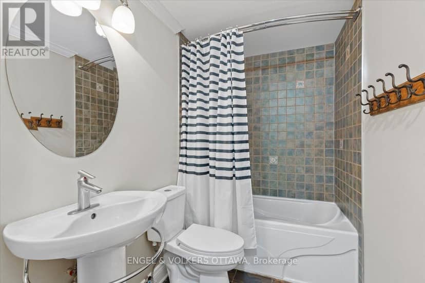 2 - 139 Guigues Avenue — photo 16 of 23