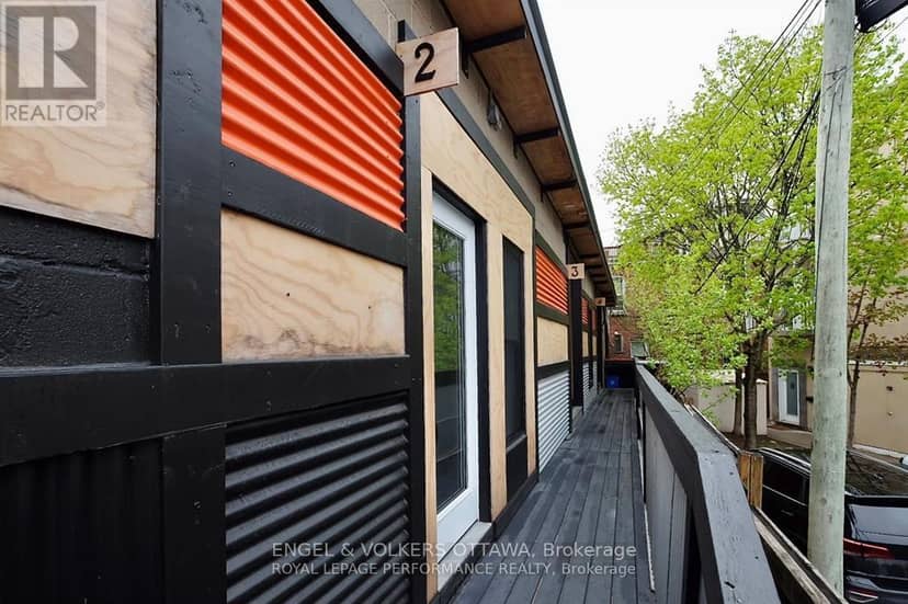 10 Sherbrooke Avenue — photo 2 of 27