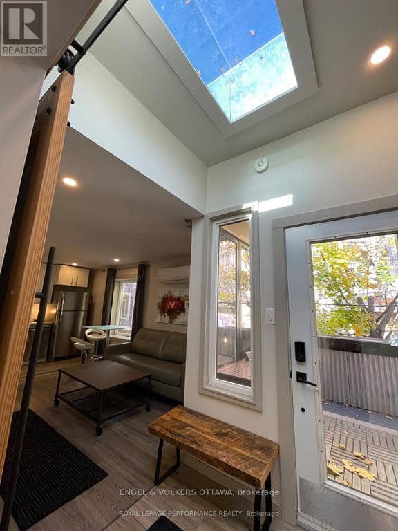 10 Sherbrooke Avenue — photo 26 of 27