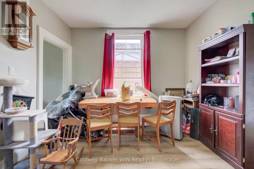 129 Elgin Street S — photo 12 of 20