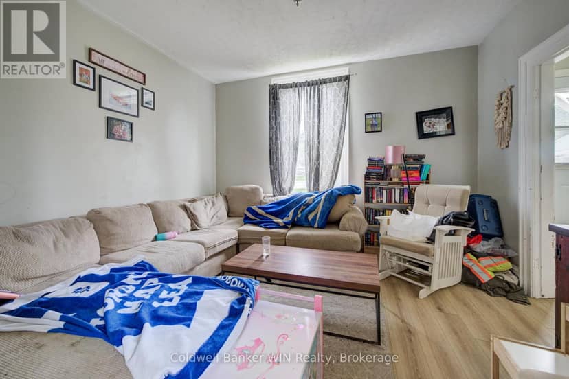 129 Elgin Street S — photo 9 of 20