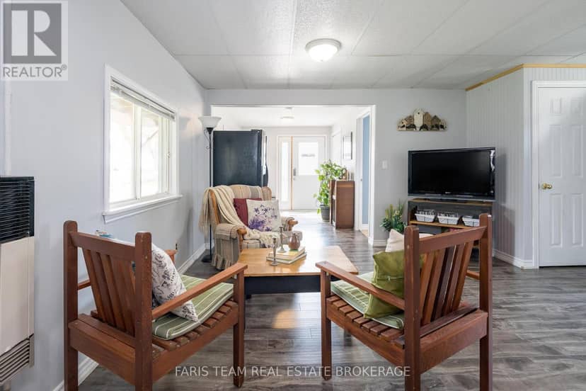 5632 Penetanguishene Road — photo 13 of 36