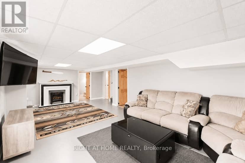 1105 Pioneer Road — photo 21 of 30