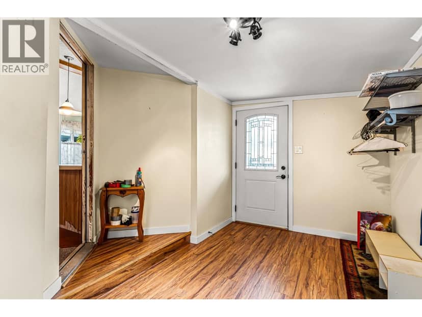 141 145 KING EDWARD STREET, Coquitlam, photo 3