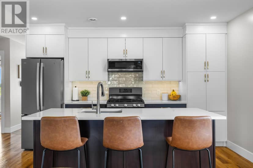 143 Wharf Road — photo 16 of 40