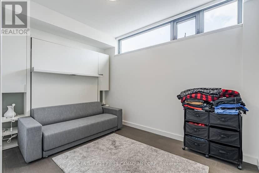 1405 - 81 Wellesley Street E — photo 11 of 40