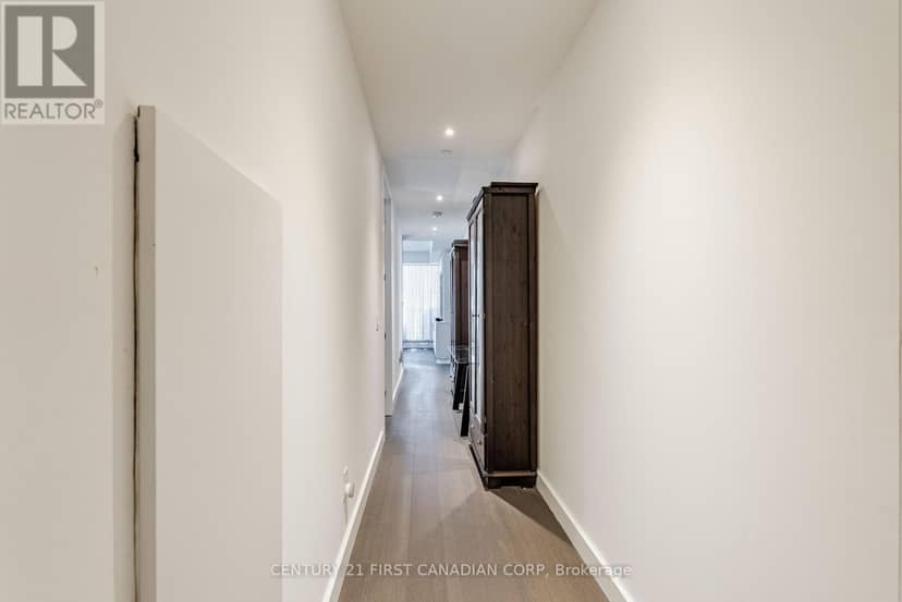 1405 - 81 Wellesley Street E — photo 14 of 40