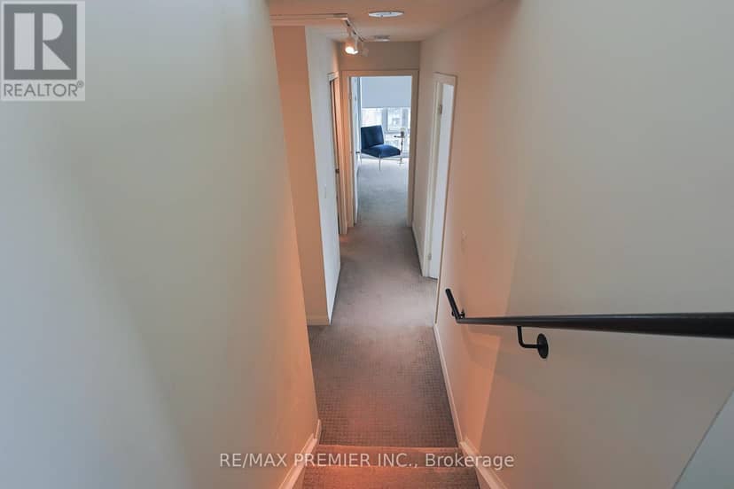4407 - 210 Victoria Street — photo 32 of 40