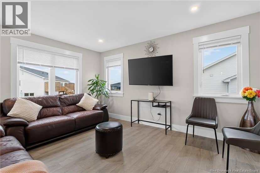 88 MacIntosh Boulevard — photo 13 of 40